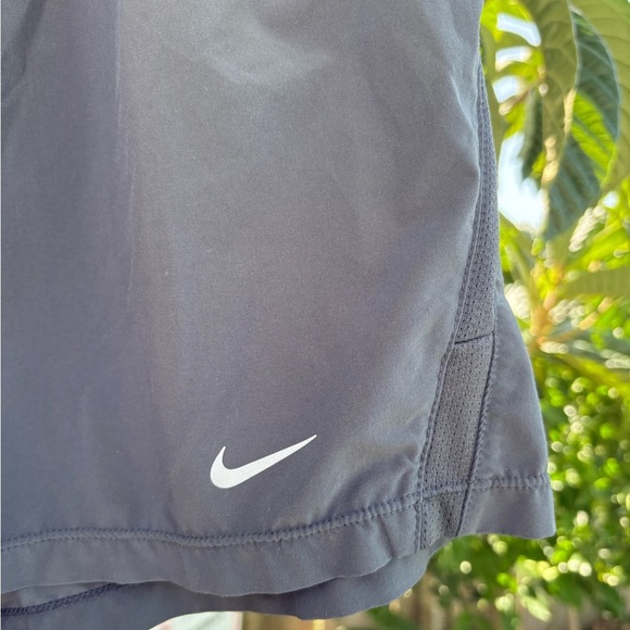 Nike Dri-Fit Dark Gray Athletic Running Shorts Lightweight Size Medium - Picture 3 of 9